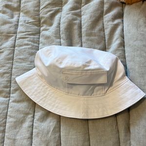 Lululemon bucket hat